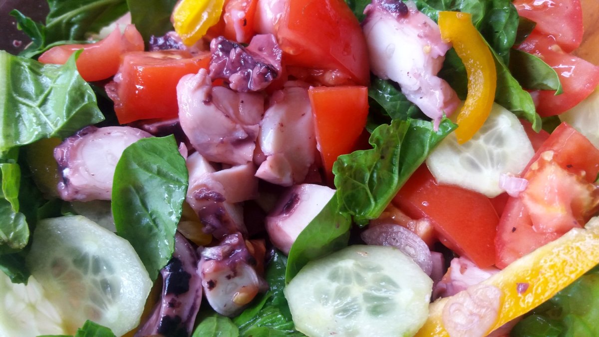 Salade d'encornet et d'épinards