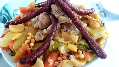 Couscous au poulet, à l'agneau et aux meguez