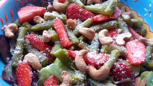 Salade de fraises et asperges