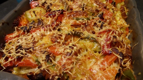 Gratin de pâtes aux courgettes et poivrons